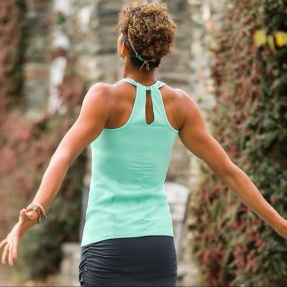 Athleta Tops - Athleta Tree Of Life Sprint Red Tunic